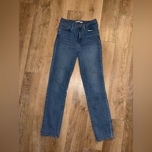 Levi's Women's Classic Dark Blue Skinny Jeans